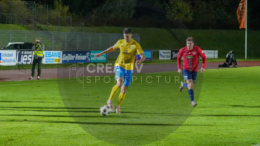 Fußball, Herren, Saison 2025/2026, Regionalliga Nordost, 12. Spieltag, FC Eilenburg vs. FSV 63 Luckenwalde, Freitag 17.10.2025, Ilburgstadion Eilenburg, | Fußball, Herren, Saison 2025/2026, Regionalliga Nordost, 12. Spieltag, FC Eilenburg vs. FSV 63 Luckenwalde, Freitag 17.10.2025, Ilburgstadion Eilenburg, Im Bild: Quentin Seidel (Luckenwalde) - Realisiert mit Pictrs.com