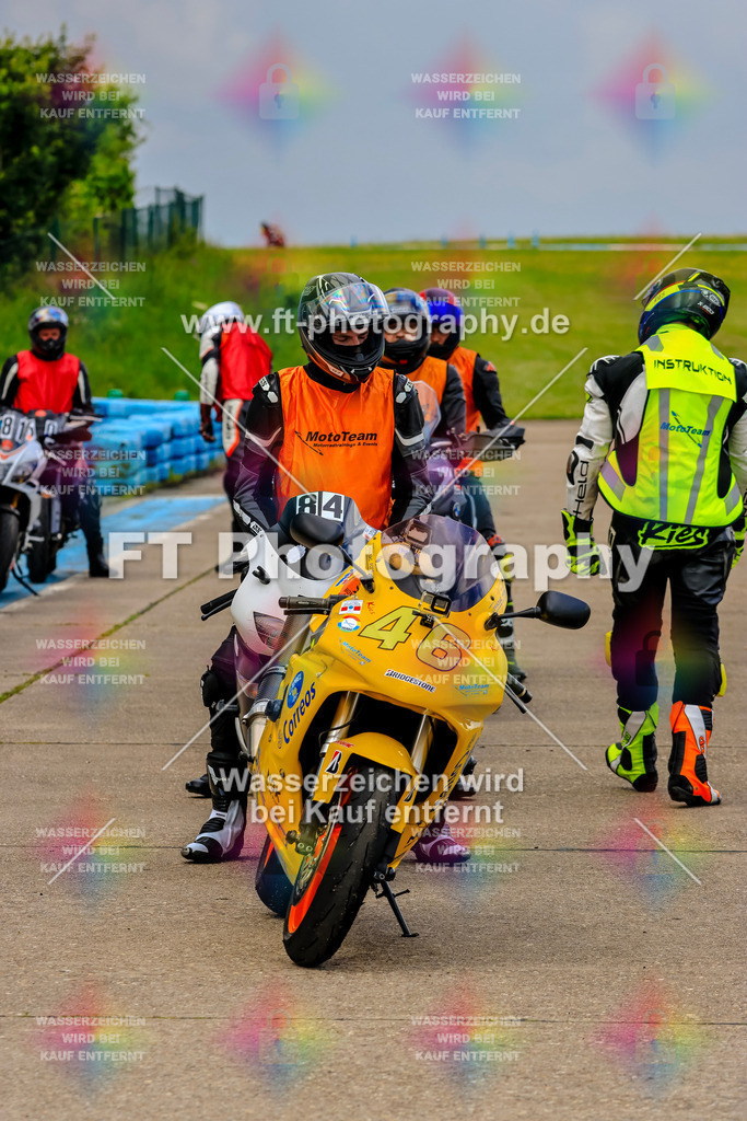 MotoTeam-9629 | Hier findet Ihr Bilder von Touristenfahrten auf der Nürburgring Nordschleife oder von anderen Veranstaltungen die ich besucht habe. Viel Spass beim Durch Schauen 