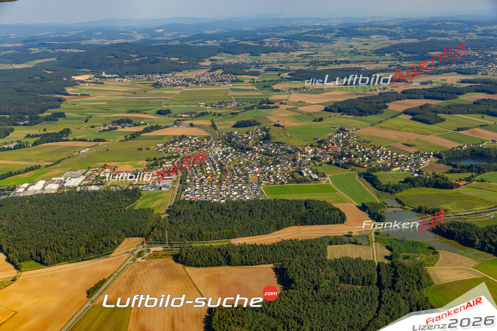 Das Luftbild zeigt :  Schmidgaden - Die Luftaufnahme wurde 2024 vom UL-Flugzeug aus erstellt ( keine Drohne ) - Hochauflösende Luftaufnahme - Für grossformatige Ausdrucke geeignet. Die Geschenkidee !Mit Lizenz und Bildrechte bestellbar