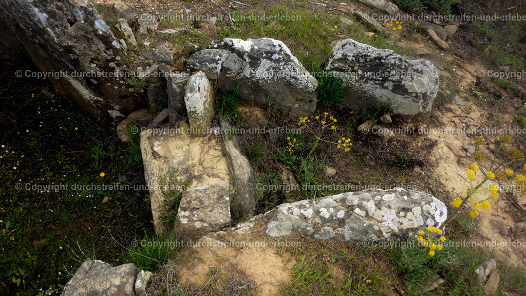 Megalithgrab Anta da Masmorra, Mealha, Algarve | Megalithgrab Anta da Masmorra, Mealha, Algarve - Realisiert mit Pictrs.com