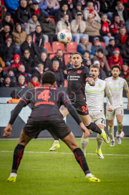 German Bundesliga, Bayer 04 Leverkusen vs. SV Werder Bremen, 24.01.2026 | LEVERKUSEN, GERMANY - JANUARY 24: Aleix Garcia (Bayer 04 Leverkusen, 24) during the German Bundesliga match on gameday 19 between Bayer 04 Leverkusen vs. SV Werder Bremen at BayArena on January 24, 2026 in Leverkusen, Germany. DFL REGULATIONS PROHIBIT ANY USE OF PHOTOGRAPHS AS IMAGE SEQUENCES AND/OR QUASI-VIDEO.