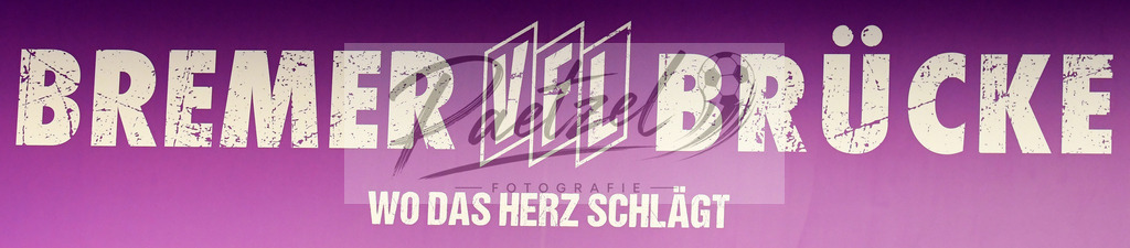 20200127_PKOSNA_0024 | Fußball, Herren: Schriftzug Bremer Brücke - Wo das Herz schlägt bei der Pressekonferenz des VfL Osnabrück am 27.01.2020 im Stadion an der Bremer Brücke in Osnabrück, Deutschland.(Foto von Nico Paetzel) - Realisiert mit Pictrs.com