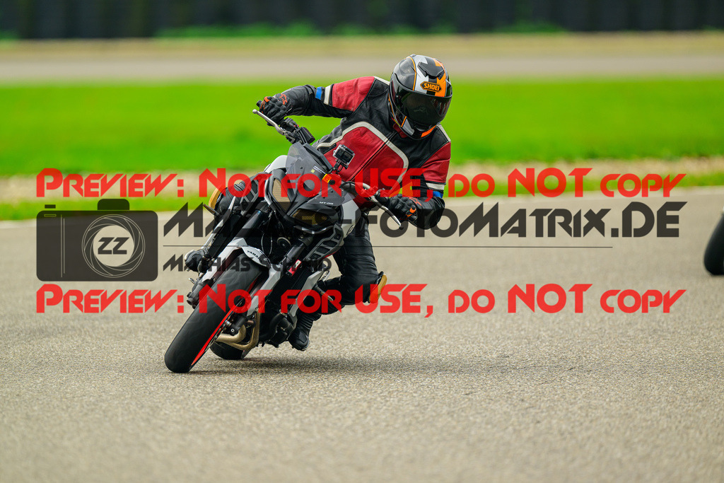 MaZZes_Fotomatrix_20241003_6007705_1570 | GELB