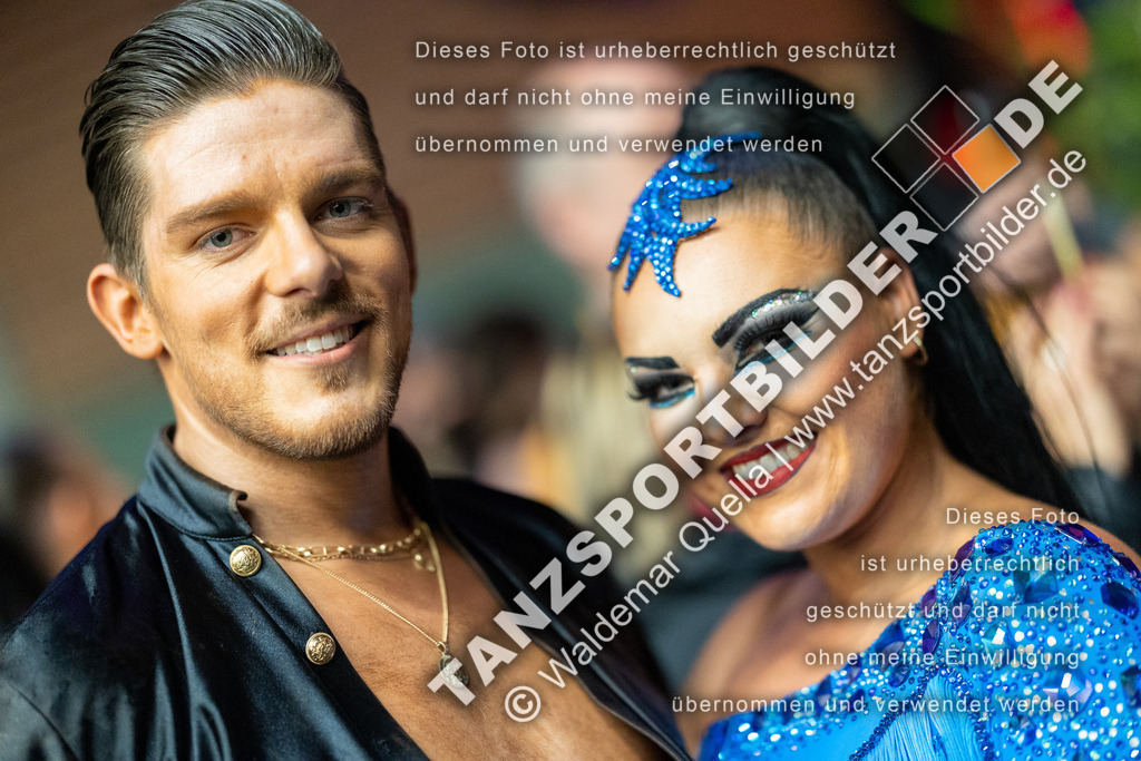 20230415-13390 | Hier finden Sie Tanz Bilder vom Latein und Standard Formationen tanzen. Sportbilder vom Tanzsport. Schöne Fotos und von Weltmeisterschaft, Europameisterschaft, Bundesliga, Regionalliga, Oberliga und Landesliga sowie von GOC Stuttgart, DanceComp, WM Bremen