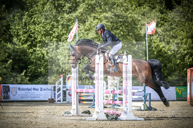 DOS_9982 | Entdecke hochwertige Reitturnierfotos von Foto Oger. Professionell, emotional und authentisch – jetzt Lieblingsmomente im Shop bestellen. - Realized with Pictrs.com