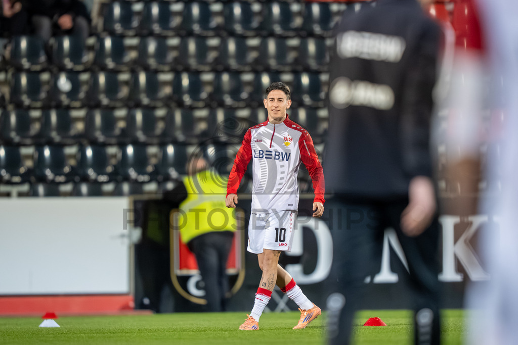 VfB Stuttgart II vs. FC Energie Cottbus, Fussball, 3.Liga, 27. Spieltag, Saison 2025/2026, 03.03.2026 | Nicolas Sessa (VfB Stuttgart II, #10),VfB Stuttgart II vs. FC Energie Cottbus, Fussball, 3.Liga, 27. Spieltag, Saison 2025/2026, 03.03.2026Foto: photosbyphips/Philip Ziegler