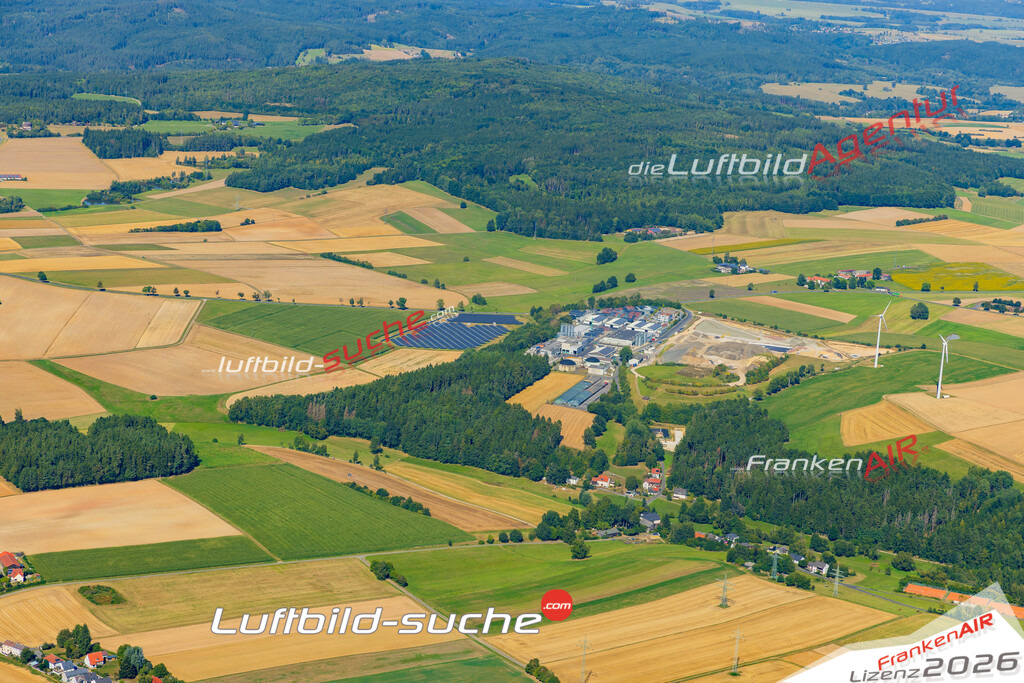 Schöne Luftaufnahme Rosenbühl Arzberg - Die Luftaufnahme wurde 2025 vom Flugzeug heraus erstellt ( keine Drohne ) - Hochauflösende Luftaufnahme - für professionelle Ausdrucke geeignet. Die Geschenkidee !Mit Lizenz und Bildrechte bestellbar