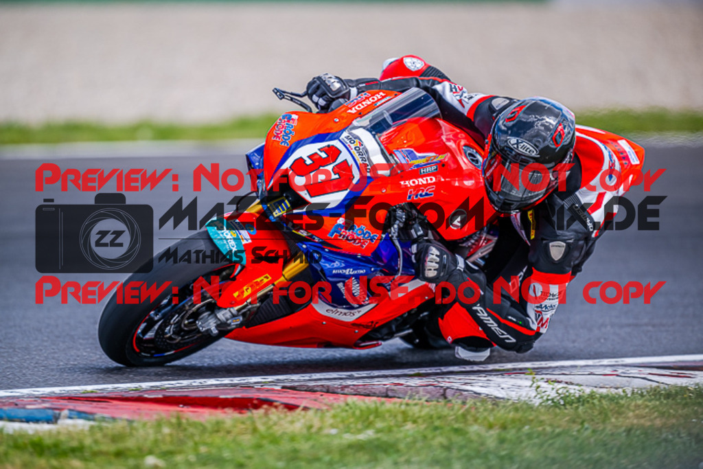 MaZZes_FotoMatrix_220506_90448 | Fotograf Mathias Schmid
Sportfotograf,
Eventfotograf,
Hochzeitsfotograf,
Portraitfotograf