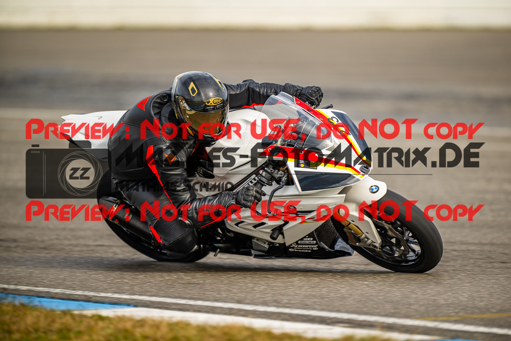 MaZZes_Fotomatrix_20240317_6021986_4436 | Fotograf Mathias Schmid
Sportfotograf,
Eventfotograf,
Hochzeitsfotograf,
Portraitfotograf