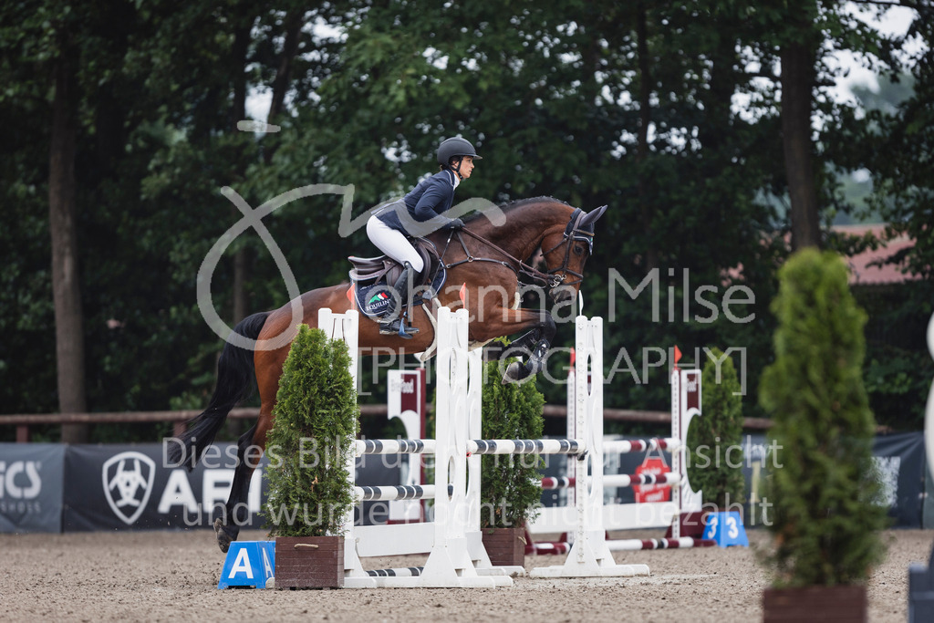 250610_Mühlen_SprPf-A2-206 | Deine schönsten Turniermomente als professionelle Fotos! Entdecke hochwertige Pferdesport-Fotografie im Online-Shop. Jetzt Fotos finden & bestellen!