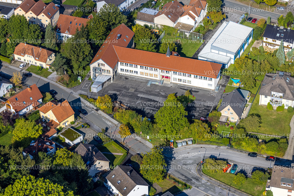 Menden220901533 | Luftbild, Albert-Schweitzer-Schule, Lendringsen, Menden, Ruhrgebiet, Nordrhein-Westfalen, Deutschland