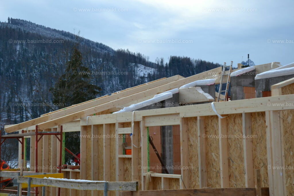 bib-lg09-holzbau-0118 | Nach LV-Leistungsgruppen sortierte Detailfotos über den Bau eines Hauses. Alle Hausbau-Bilder direkt vom Urheber und Autor der Website Haus-Selber-Bauen.com