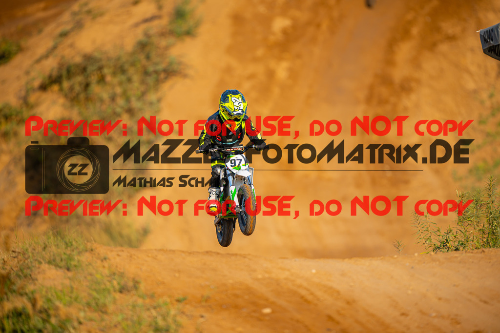 MaZZes-Fotomatrix-20260815-598955 | ROOKIES
