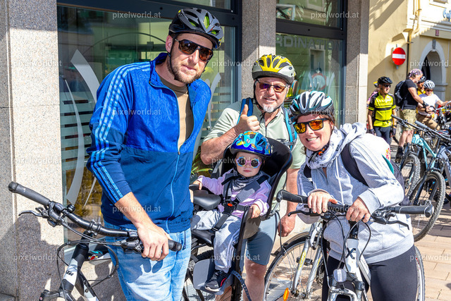 Ossiachersee autofrei - Start am Hauptplatz Feldkirchen | Bildershop von pixelworld.at - Realisiert mit Pictrs.com