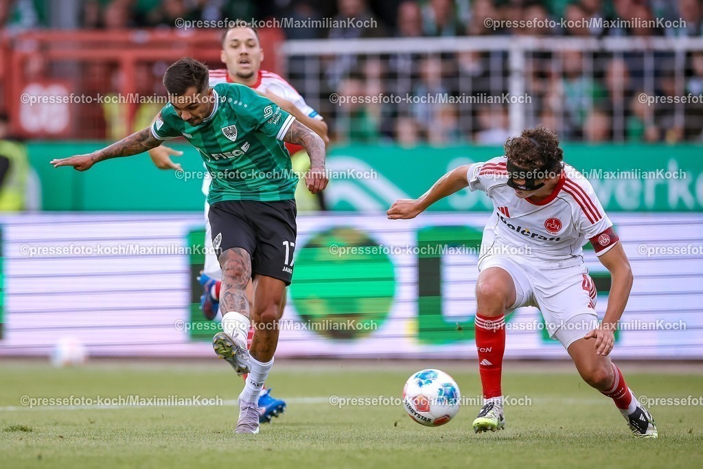 PRM22082501057 | 22.08.2025, Fußball, Preußen Münster - 1. FC Nürnberg, 2. Fußball Bundesliga,  Preußenstadion, Saison 2025 2026: Torschuss Tor zum 1:0 durch Torschütze Oliver Batista Meier&nbsp;(Preussen Muenster #17)  im Zweikampf gegen  gegen Fabio Gruber&nbsp;(1FC Nuernberg #04) DFB regulations prohibit any use of photographs as image sequences and or quasi-video.