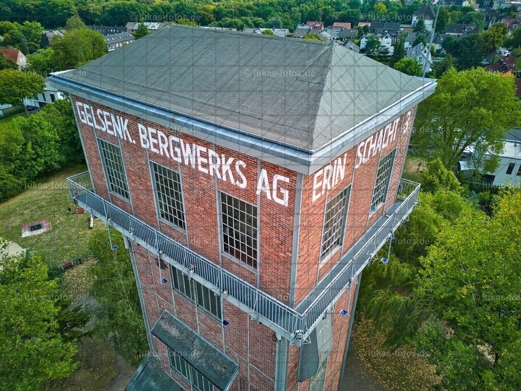 Luftbild Hammerkopfturm auf Schwerin | Luftbild aus dem Jahr 2022, Zeche Castrop-Rauxel,  Hammerkopfturm Schwerin - Realisiert mit Pictrs.com