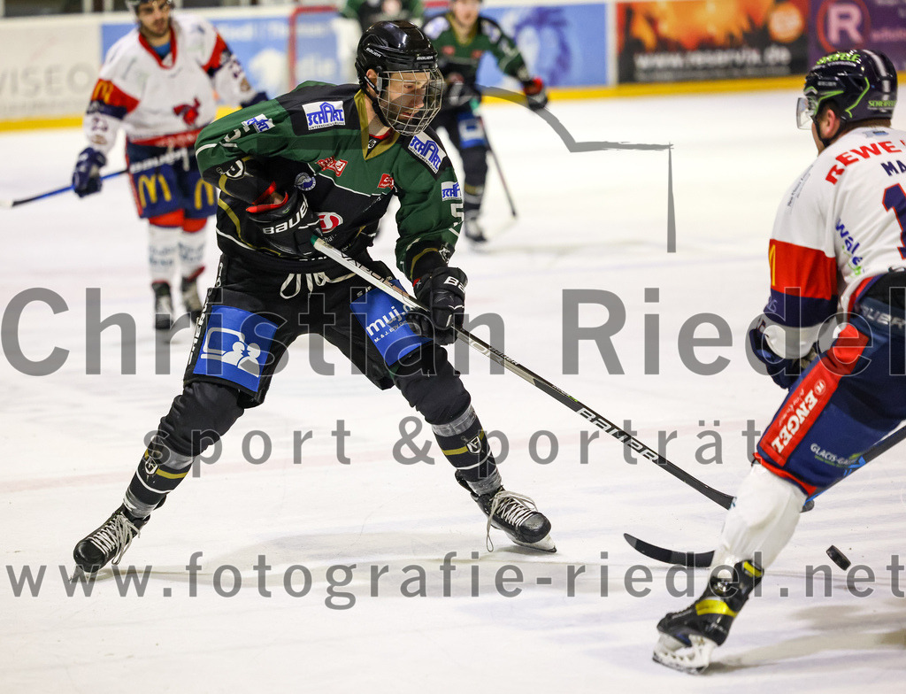 2023-02-19_112_TSV_Erding_gegen_VfE_Ulm-Neu-Ulm | Erding, Deutschland, 19.02.2023:
Eishockey, Bayernliga Meisterrunde Gruppe B 2022 / 2023, 5. Spieltag, TSV Erding gegen VfE Ulm/Neu-Ulm, Endergebnis: 

Florian Zimmermann (Erding Gladiators, #5)

Foto: Christian Riedel / fotografie-riedel.net