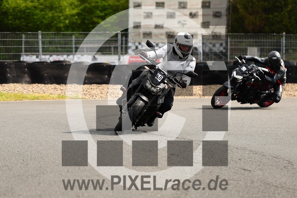 0040-20260513_02221 | Schöne Erinnerungen an spannende Momente - das festzuhalten ist unser Job. PIXELrace.de ist seit 2003 auf den Rennstrecken Europas unterwegs um die Action draußen beim Fahren und die wunderbare Stimmung imm Fahrerlager für euch einzufangen.