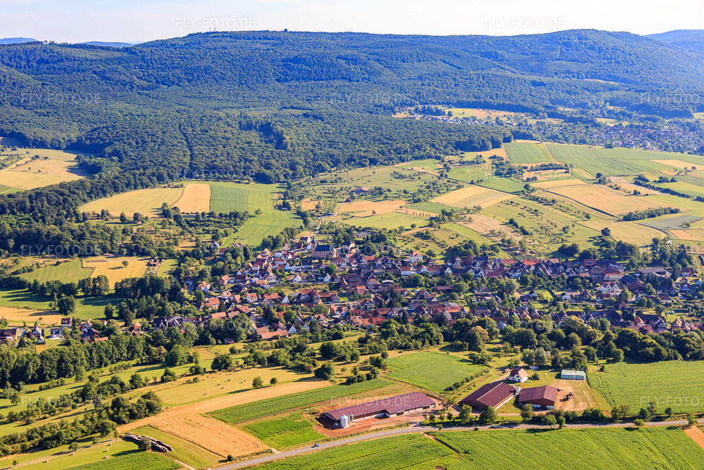 Luftbild: Ortsansicht aus Süden in Preuschdorf im Bundesland Bas-Rhin in Frankreich.Foto: IMG_082964.jpg vom 26.06.2015 durch Werner Riehm/FLY-FOTO.deAuflösung des Originals: 5472 x 3648 px