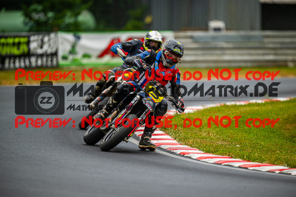 MaZZes_FotoMatrix_230701_2-143 | UE40