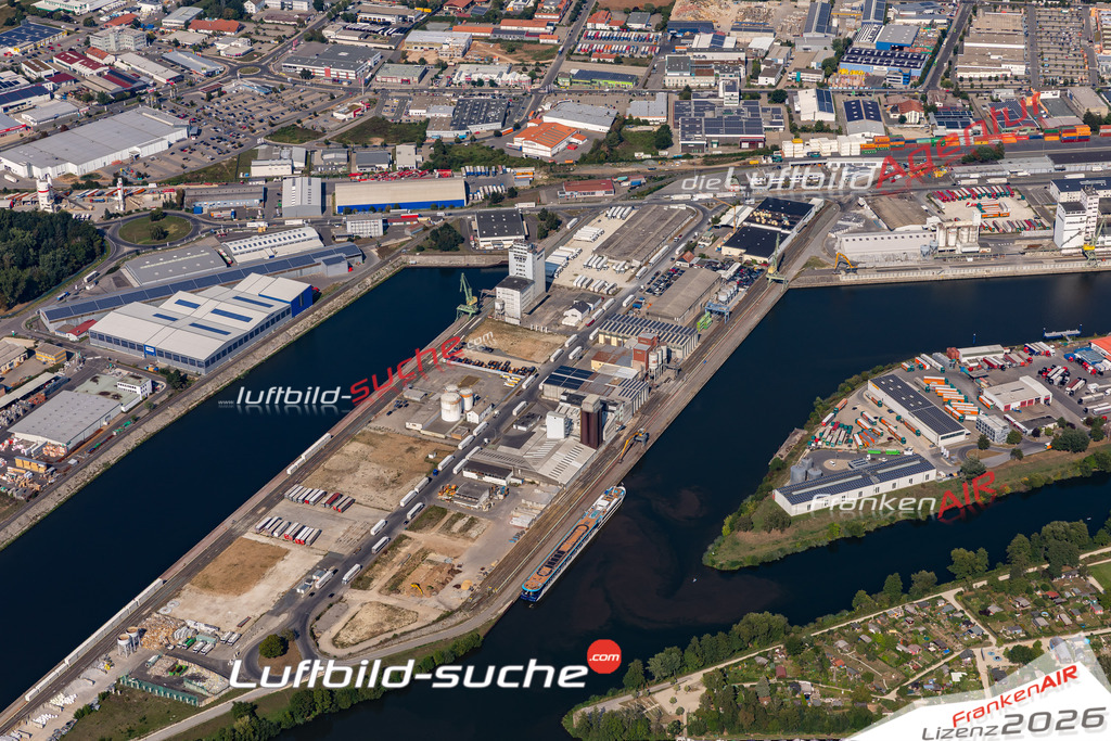 Die Luftbildaufnahme Gwerbegebiet-hafen - Hallstadt wurde 2019 mittels Flugzeug (keine Drohne) erstellt. Perfekte Schärfe und Druck- Ergebnisse- Garantiert!