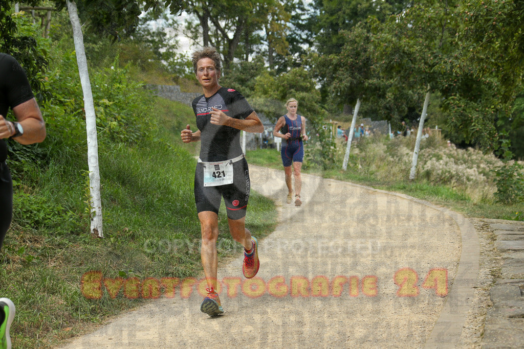 250824_1347_EX1_3687 | Sportfotografie im Rhein-Sieg Kreis, Köln, Bonn, NRW, Rheinland Pfalz, Hessen, etc. Unser Tätigkeitsfeld umfasst den Laufsport vom Volkslauf über den Marathon, Duathlon, Triathon bis zum Ultralauf wie Kölnpfad Ultra oder Schindertrail.