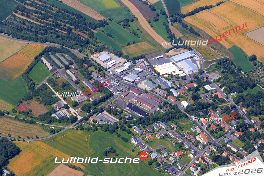 Die Luftaufnahme der Stadt Wunsiedel wurde vom UL-Flugzeug heraus erstellt ( keine Drohne )- hohe Auflösung für beste Qualität