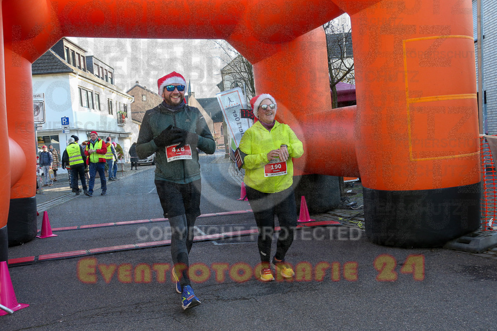 241201_1254_EX1_3412 | Sportfotografie im Rhein-Sieg Kreis, Köln, Bonn, NRW, Rheinland Pfalz, Hessen, etc. Unser Tätigkeitsfeld umfasst den Laufsport vom Volkslauf über den Marathon, Duathlon, Triathon bis zum Ultralauf wie Kölnpfad Ultra oder Schindertrail.