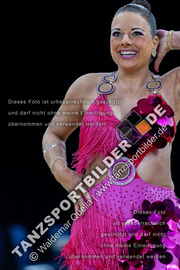 20240310-01312 | Hier finden Sie Tanz Bilder vom Latein und Standard Formationen tanzen. Sportbilder vom Tanzsport. Schöne Fotos und von Weltmeisterschaft, Europameisterschaft, Bundesliga, Regionalliga, Oberliga und Landesliga sowie von GOC Stuttgart, DanceComp, WM Bremen