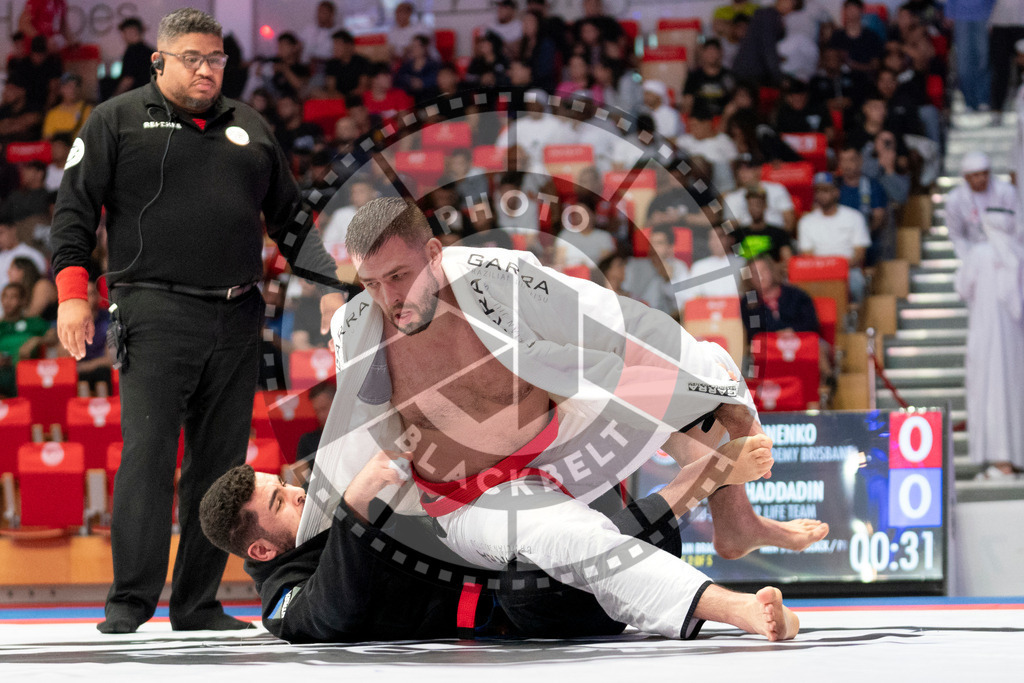 20231109PBB4495 | Fighters compete during the AJP World Professional Championship in the Mubadala Arena in Abu Dhabi, Arab United Emirates, on November 9, 2023.