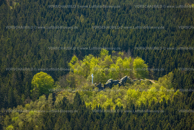 Monschau240502314HohesVenn | Luftbild, Hohes Venn Naturpark Eifel, im Waldgebiet  der Richelsley Felsen mit Kreuz im Venn zu Ehren von Stephan Horrichem, Grenzgebiet Deutschland-Belgien, Robertville, Monschau, Nordrhein-Westfalen, Deutschland