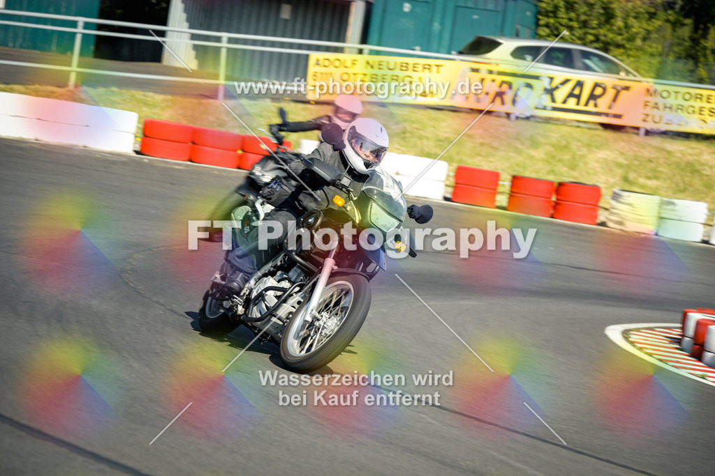 OBK_Mai_Martina_Markus-10273 | Hier findet Ihr Bilder von Touristenfahrten auf der Nürburgring Nordschleife oder von anderen Veranstaltungen die ich besucht habe. Viel Spass beim Durch Schauen 