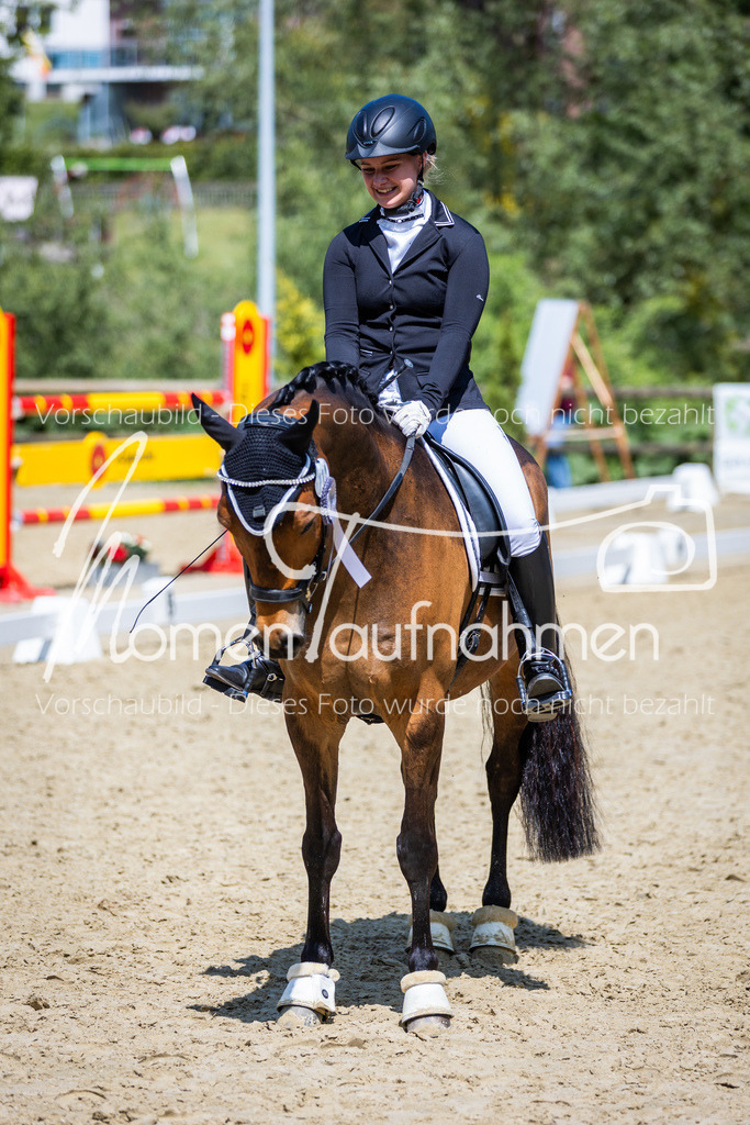 Donop24-L-Dre-131 | MomenTaufnahmen Pferdesportfotos