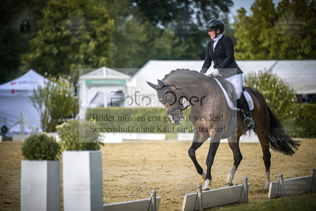 DOS_0337 | Entdecke hochwertige Reitturnierfotos von Foto Oger. Professionell, emotional und authentisch – jetzt Lieblingsmomente im Shop bestellen. - Realisiert mit Pictrs.com