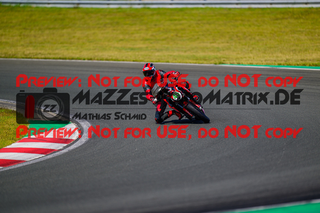 MaZZes_FotoMatrix_240725_6007705_6674 | GRUEN