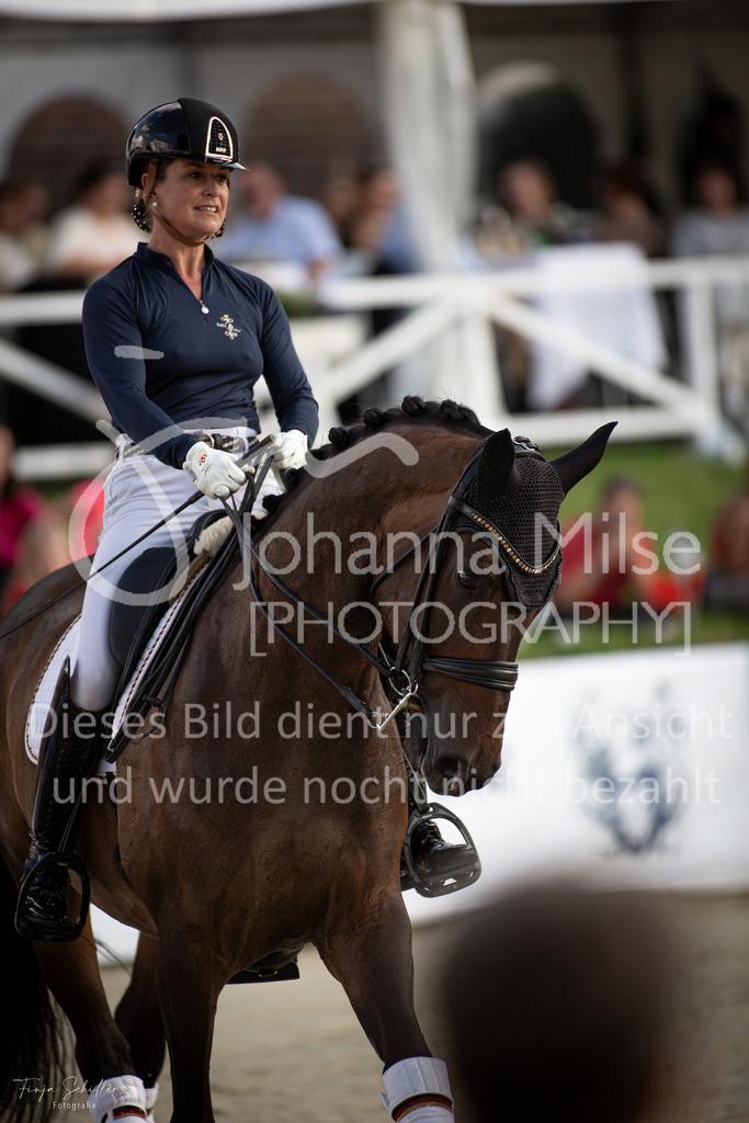 230728_BHO_Showprogramm_FS-707 | Deine schönsten Turniermomente als professionelle Fotos! Entdecke hochwertige Pferdesport-Fotografie im Online-Shop. Jetzt Fotos finden & bestellen!