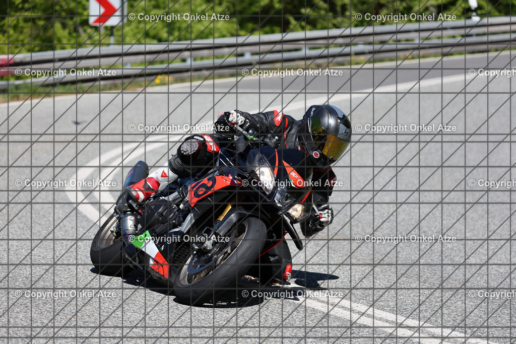 IMG_9682 | Fotograf am Kyffhäuser. Onkel Atze. Kyffhäuser Rennstrecke. Café36. Motorsportfotografie. - Realisiert mit Pictrs.com