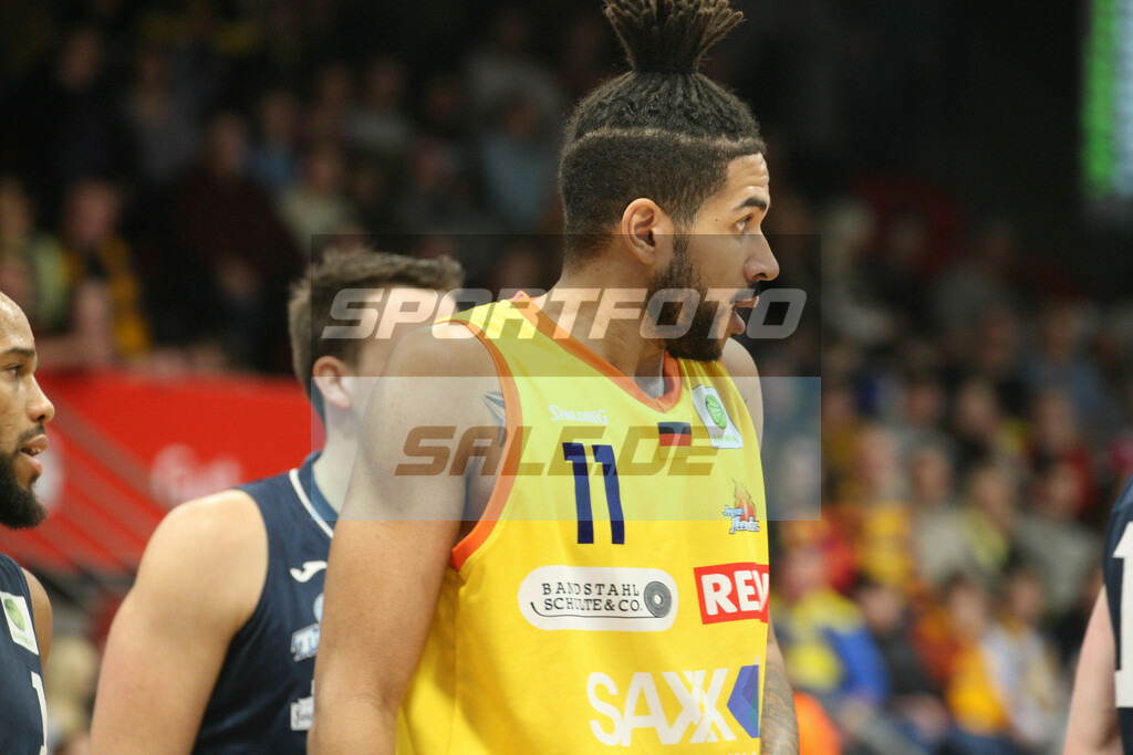 Phoenix Hagen - Dresden Titans | Marvin Omuvwie - © Sportfoto-Sale (MK) - Realisiert mit Pictrs.com