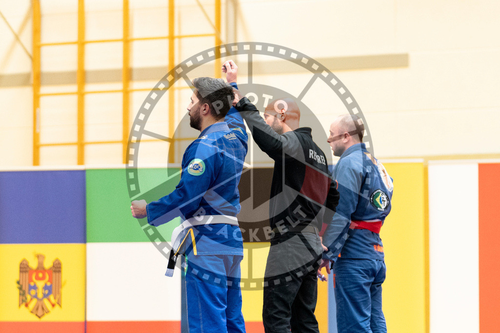 20231118PBB11201 | Fighters compete during the AJP Tour 600 Frankfurt Championship in Frankfurt/Main, Germany, on November 18, 2023.