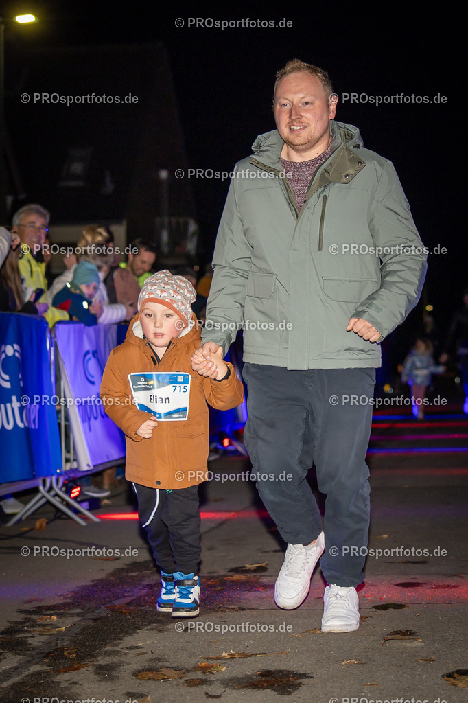 Martinslauf Sindorf 2023 in Kerpen-Sindorf, 09.11.2023 | Impressionen vom Martinslauf Sindorf 2023 am 09.11.2023 in Kerpen-Sindorf (Nordrhein-Westfalen).