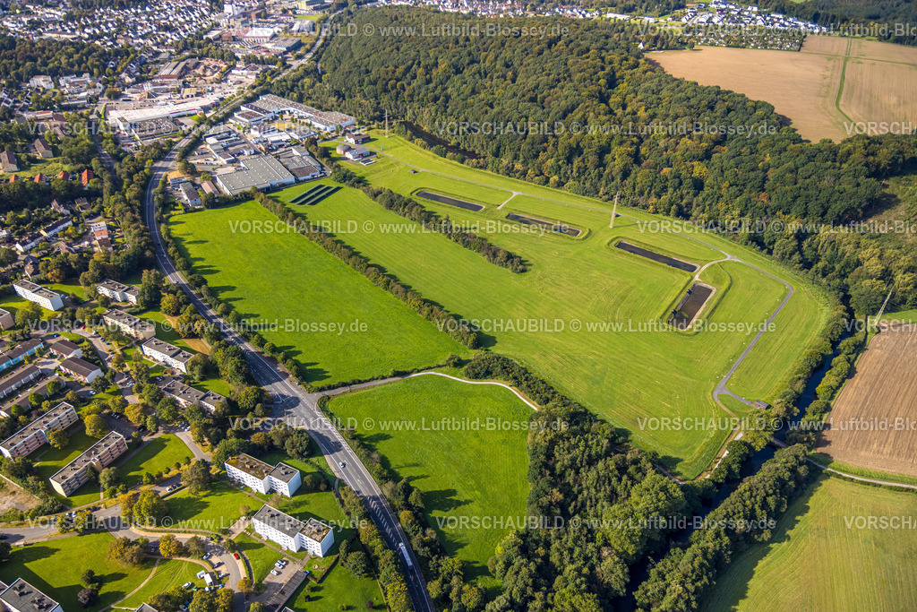 Arnsberg230904355 | Luftbild, Gewerbegebiet Zum Möhnewehr, Stadtwerke Arnsberg Wasserversorgung Wiesenfläche, Moosfelde, Neheim, Arnsberg, Sauerland, Nordrhein-Westfalen, Deutschland