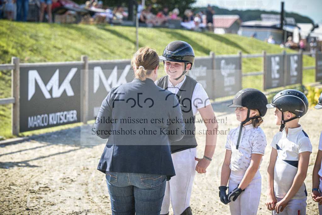 DOS_0004 | Entdecke hochwertige Reitturnierfotos von Foto Oger. Professionell, emotional und authentisch – jetzt Lieblingsmomente im Shop bestellen.Deutschlandweite Turnierfotografie. - Realisiert mit Pictrs.com