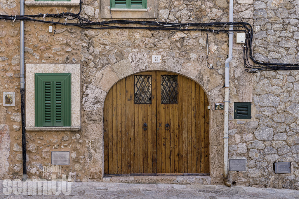 PS-Fassaden-Mallorca-2026-12 | Entdecke die größte Bildgalerie der Region mit Fotografien aus dem Allgäu, der Bodenseeregion, Oberschwaben, dem Donautal und der Schwäbischen Alb. Landschaften, Luftaufnahmen und Reisefotografie als Wandbild und Fotokunst. - Realisiert mit Pictrs.com