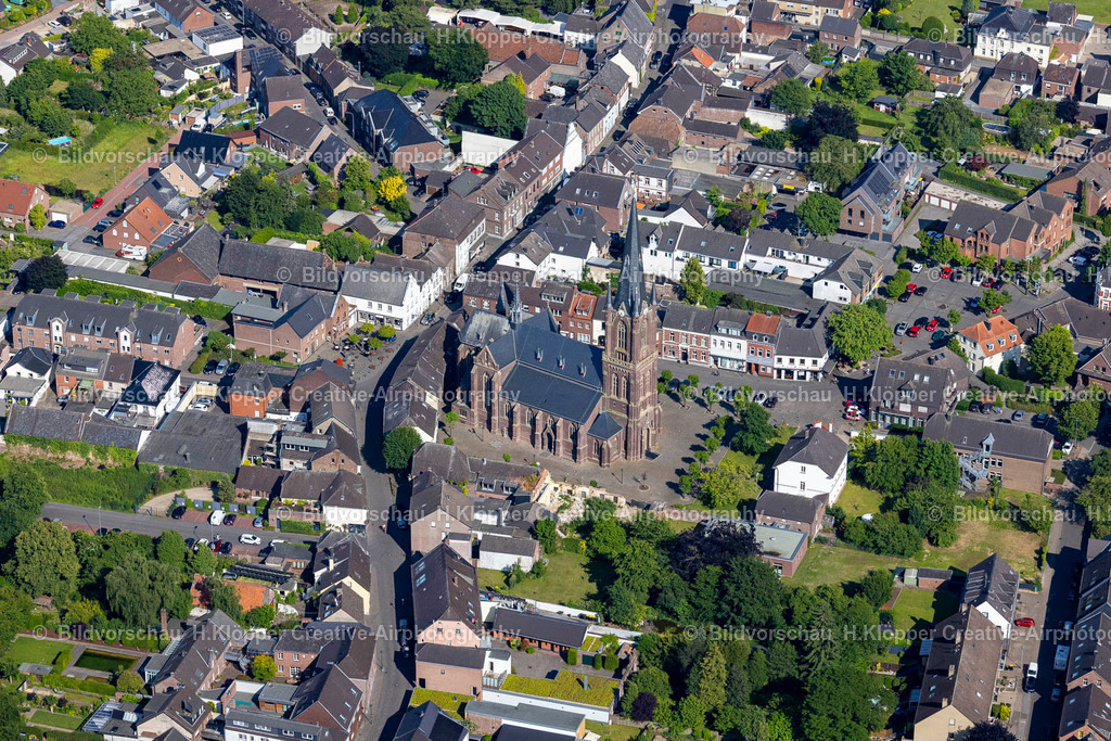Luftbild Kerken-Aldekerk-4892 | Luftbildfotografie Luftbild Kirchengebäude in Kerken im Bundesland Nordrhein-Westfalen, Deutschland - Realisiert mit Pictrs.com