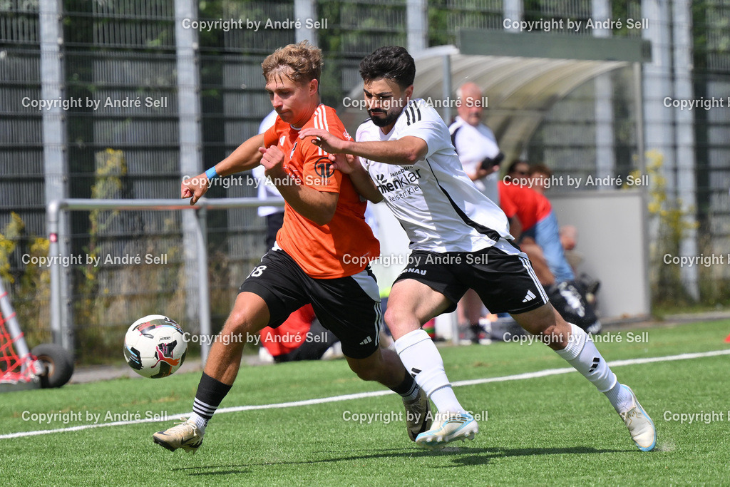 PSV Neumünster vs VfR Neumünster | Abbas Sharba (TSVK #6) vs Michel Feldkamp (Heikendorf #18) / Fußball-Landesliga Männer 2026/2027 / TSV Kronshagen vs Heikendorfer SV / Sportzentrum Platz 5 / Kronshagen / 01.08.26 - Realisiert mit Pictrs.com