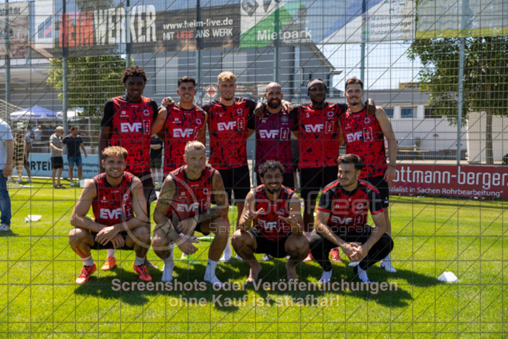 20250629_123358_2225 | #,1.Göppinger SV, Fussball, Oberliga BW - Trainingsauftakt, Saison 2025/2026, Rasensportplatz Stadion SV Göppingen, Hohenstaufenstr. 116, 73033 Göppingen, 29.06.2025 - 10:30 Uhr,Foto: PhotoPeet-Sportfotografie/Peter Harich