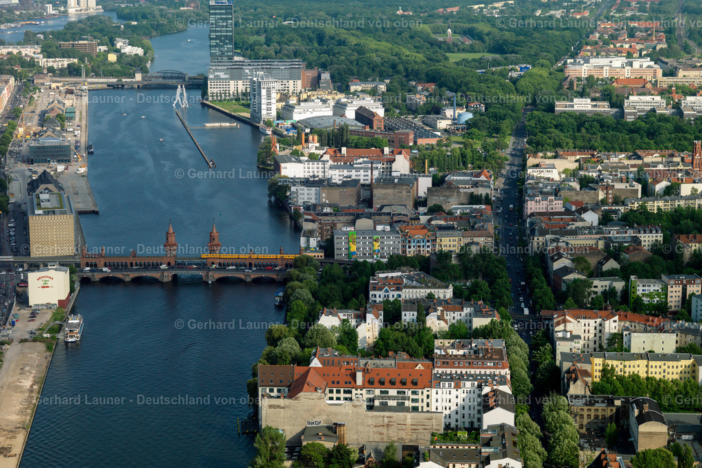 2790306 | Oberbaumbrücke über die Spree in Berlin