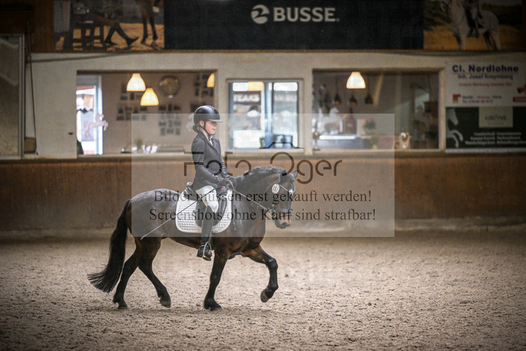 DOS_1836 | Entdecke hochwertige Reitturnierfotos von Foto Oger. Professionell, emotional und authentisch – jetzt Lieblingsmomente im Shop bestellen.Deutschlandweite Turnierfotografie. - Realisiert mit Pictrs.com