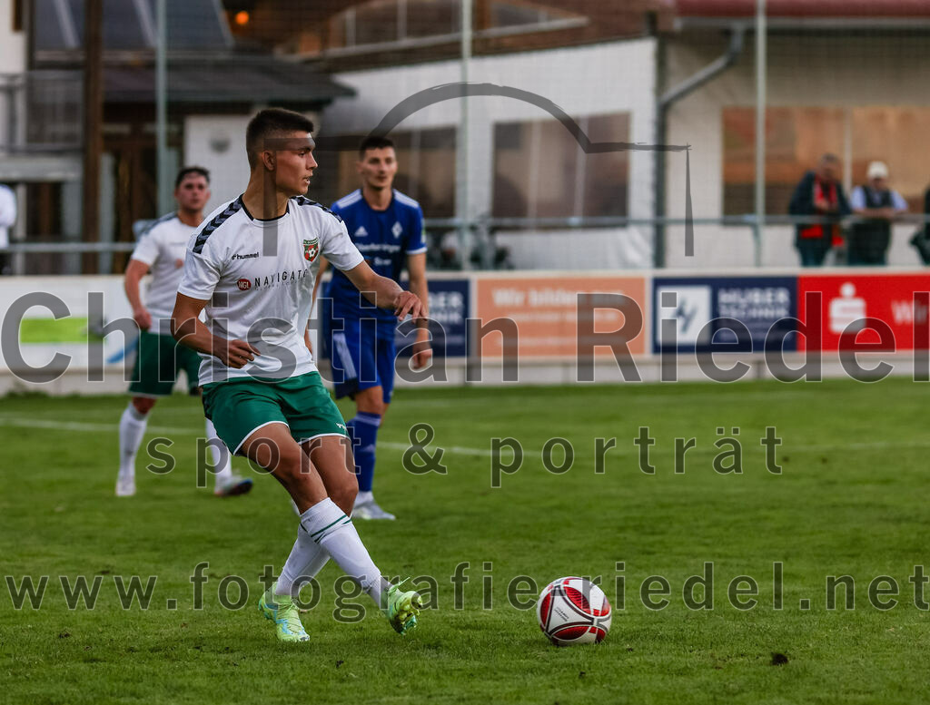 2023-08-01_065_FC_Schwaig_gegen_FC_Deisenhofen | Oberding, Deutschland, 01.08.2023:
Fußball, Toto-Pokal 2023 / 2024, 1. Spieltag, FC Schwaig gegen FC Deisenhofen, Endergebnis: 2:3

Roman Mavdryk (FC Schwaig, #3)

Foto: Christian Riedel / fotografie-riedel.net