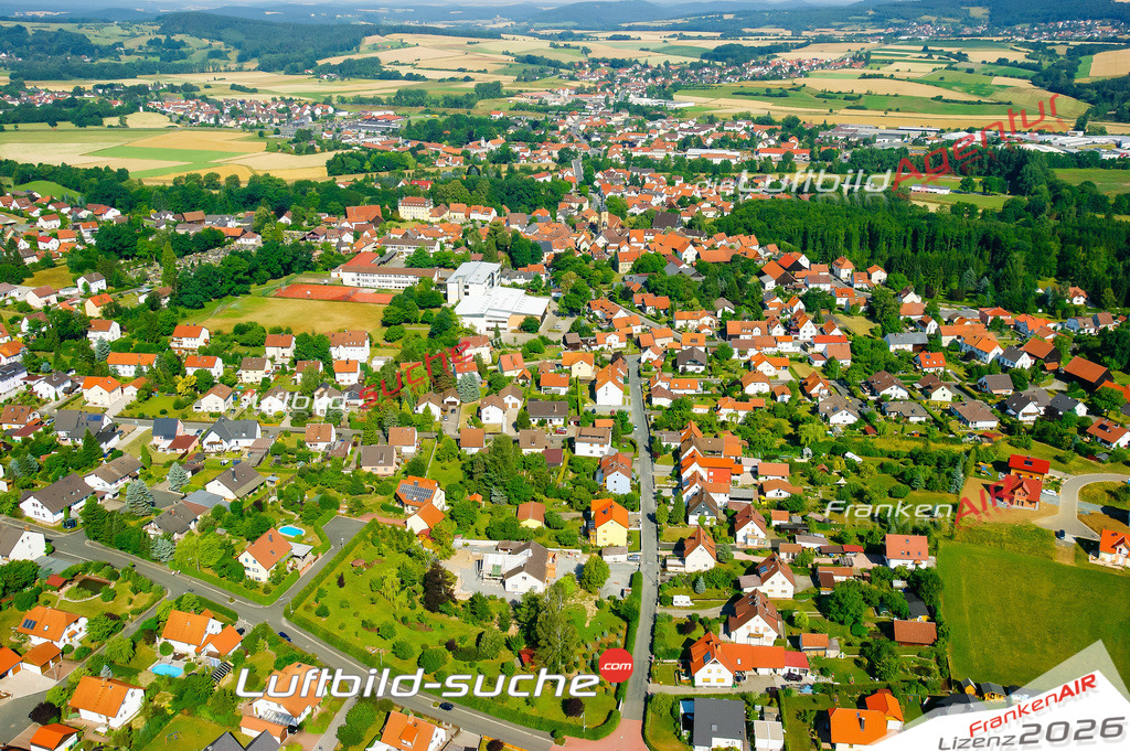 Die Luftaufnahme der Stadt Küps wurde vom UL-Flugzeug heraus erstellt ( keine Drohne )- hohe Auflösung für beste Qualität